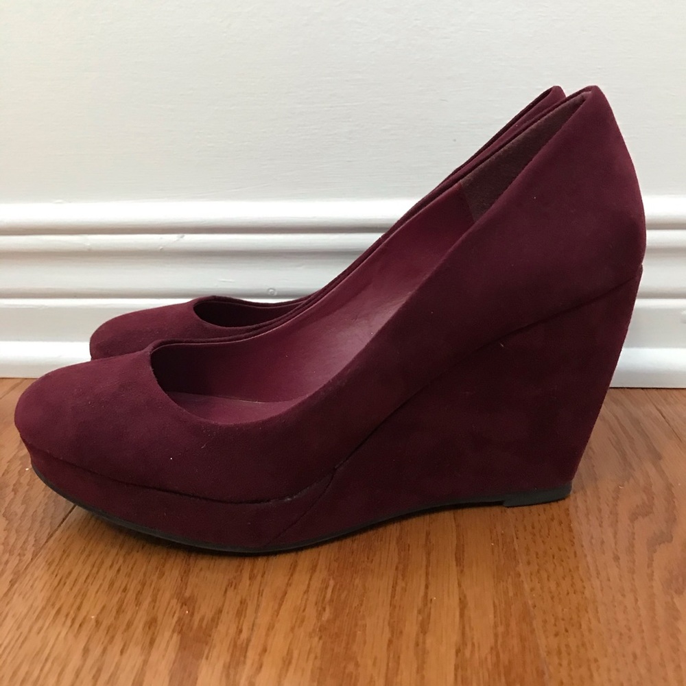 Elegant Burgundy Wedge Heels